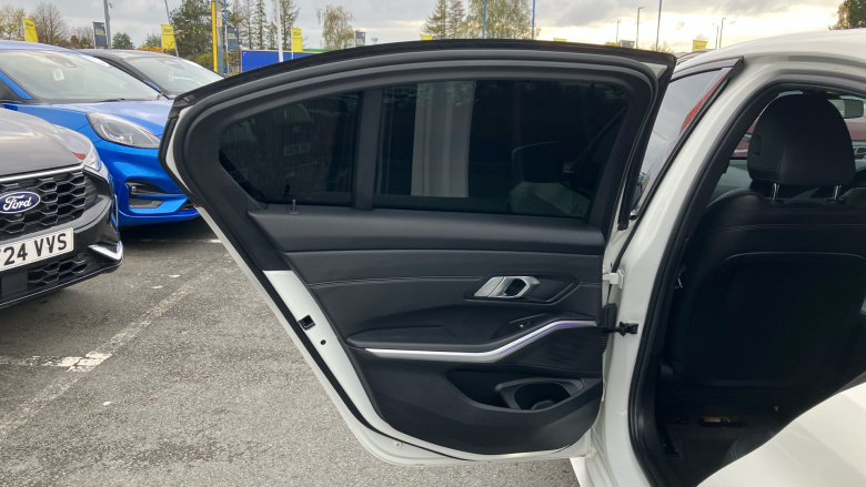 BMW 3 Series 320i M Sport 4dr Step Auto Petrol Saloon